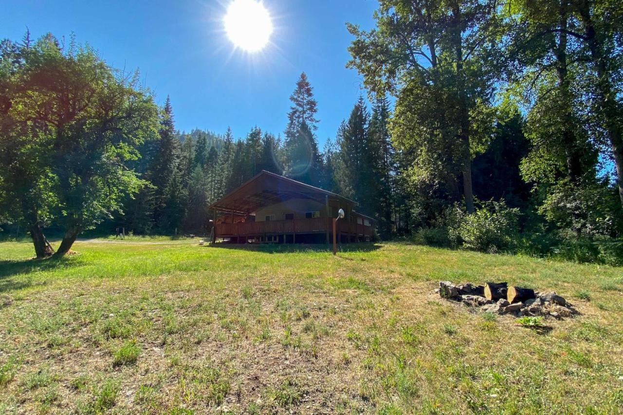 Private 2-Acre Retreat With Mtn Views, Walk To River Saint Maries 外观 照片